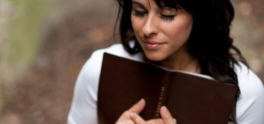 Como Fazer uma Oração Simples: Um Guia Para Quem Quer se Aproximar de Deus